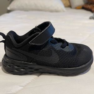 Toddler Black Nikes